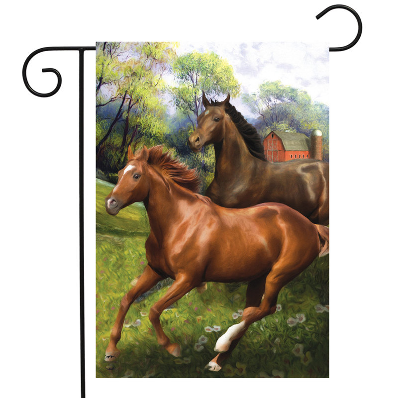 Drapeau de jardin des chevaux au galop