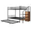 Lit superposé simple au-dessus d'un lit double en métal avec lit gigogne, échelle de rangement latérale et garde-robe-212562459