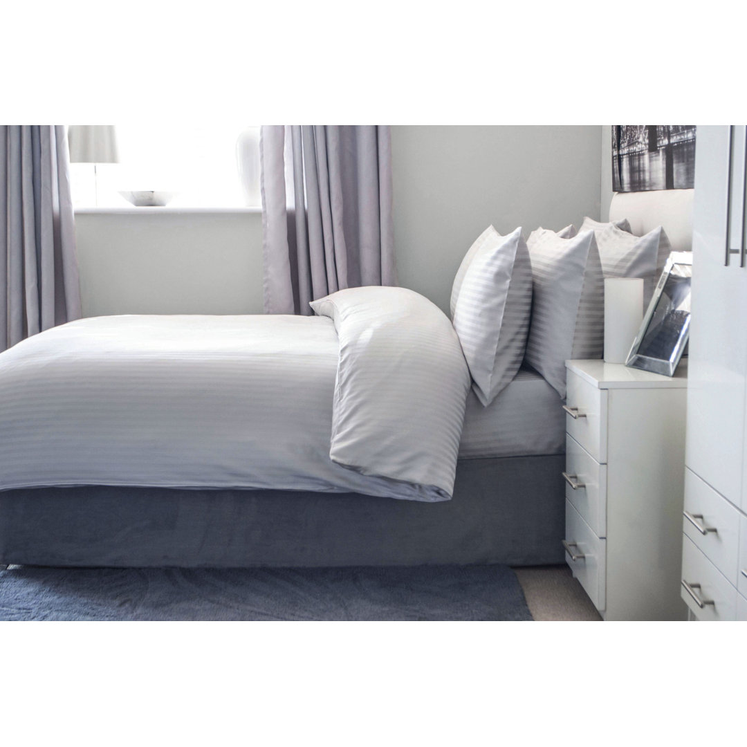Plain Dye 540 TC Egyptian-Quality Cotton Sateen Fitted Sheet