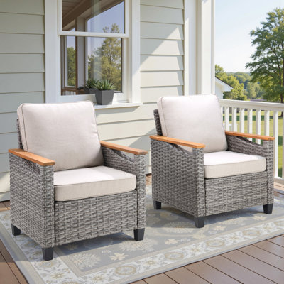 Chaise longue d'extérieur en osier gris, ensemble de 2 chaises longues de patio avec coussins beiges pour véranda ou terrasse