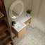 Meuble-lavabo de coin mural 36 po avec lavabo en résine, finition chêne clair-1799479725