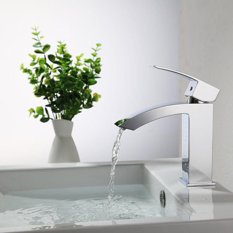 Urbana Single-Hole Single-handle Bathroom Faucet, Polished Chrome