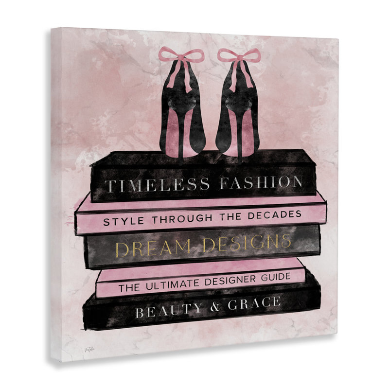 Pile de livres Blush, par Natalie Carpentieri, H 30 po x l 30 po