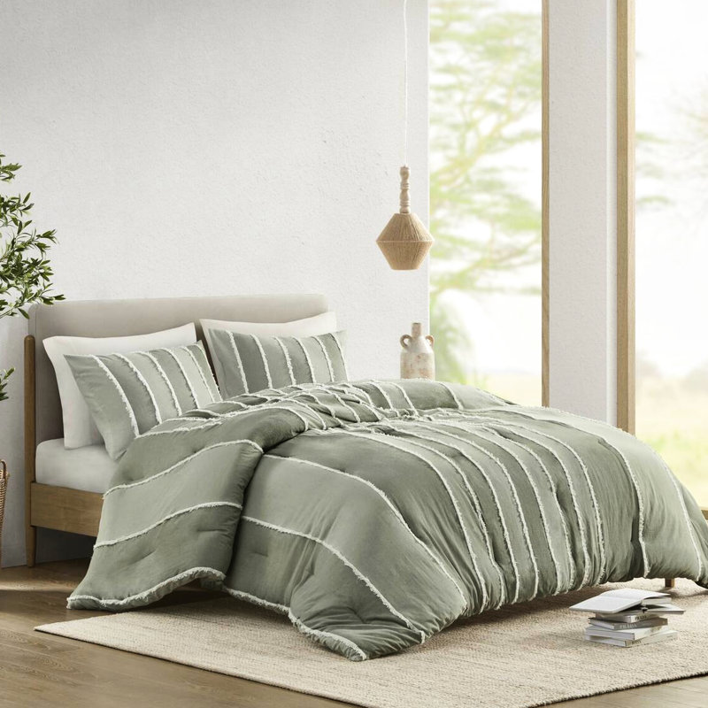 48f-f3cf-f901e Comforter