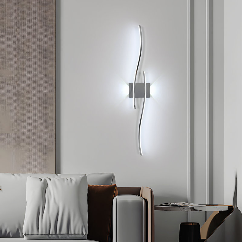 Shaped 90cm Aluminium Wall Lamp, Chrome
