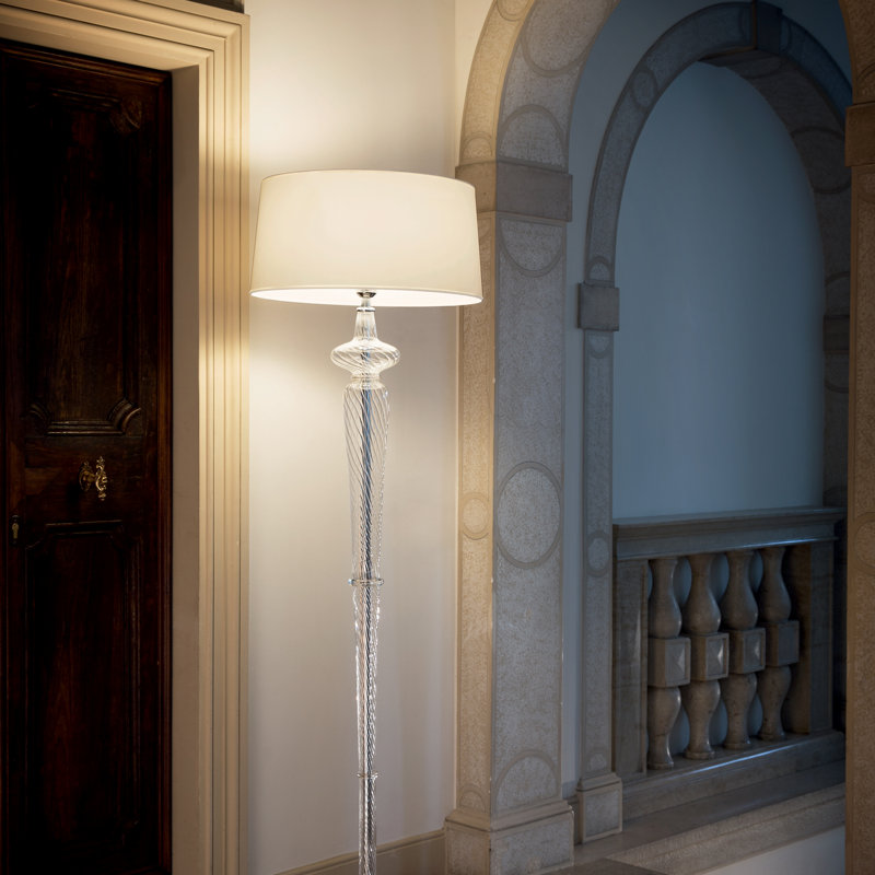 Lampe sur pied traditionnelle 68,9 po Hammonds, Blanc