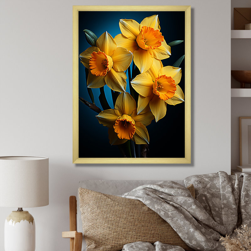 «Yellow and Orange Daffodil Bloom Dance» sur toile, H 40 po x l 30 po x P 1,5 po, Cadre doré simple