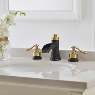 Single-handle Bathroom Faucet with Drain Assembly