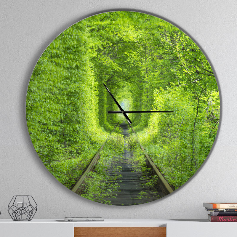 Forêt autour du chemin de fer - horloge murale moderne, Surdimensionné