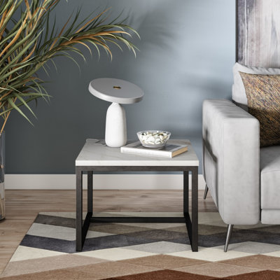 Table de bout Robarts en marbre blanc et métal noir