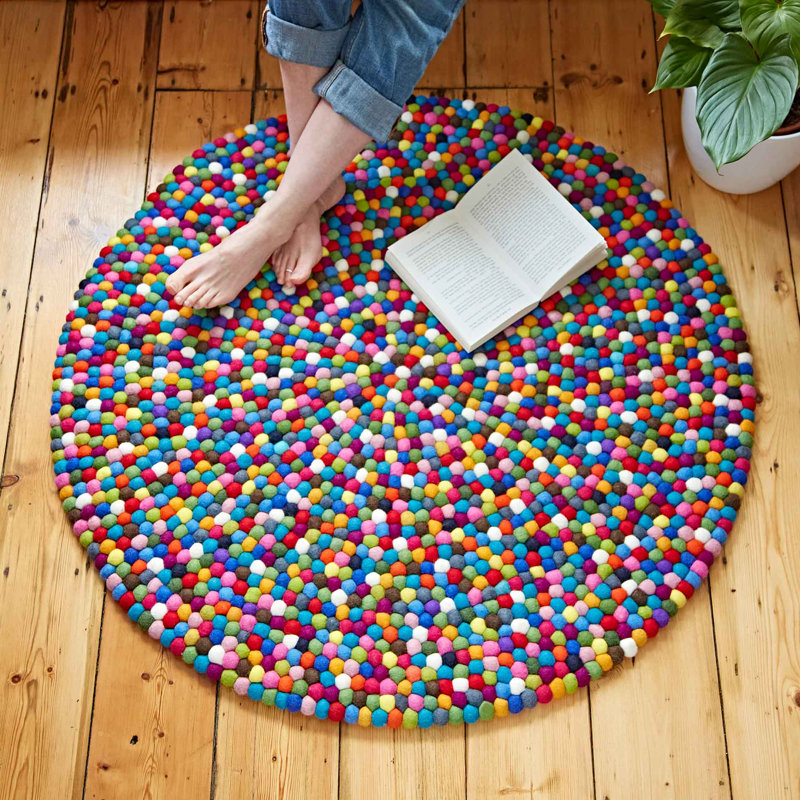 Round 98 cm x 98 cm Dots Felt Area Rug