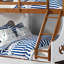 Lit superposé simple au-dessus d'un lit double de style moderne moderne avec rails en échelle attachés et structure de joint verrouillable pour lit supérieur au fini chêne sécuritaire Lit inférieur au fini blanc