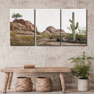 Désert américain Saguaro Cactus Rock Mountain Nature paysage sur toile tendue prête à accrocher style mural style sud-ouest 3 pièces