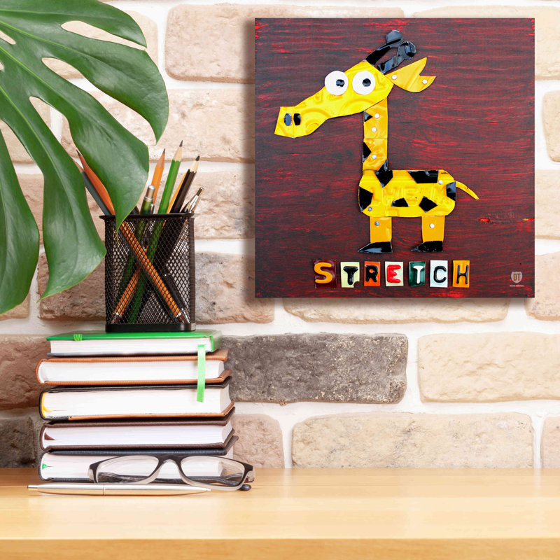 «Stretch The Giraffe» par Design Turnpike, H 12 po x l 12 po