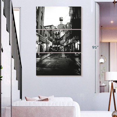 Sirci Doyers Street - monochrome