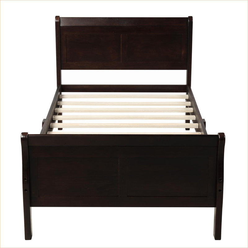 Lit plateforme simple en bois massif de style traîneau, aucun sommier requis, ton brun avec tête et pied de lit