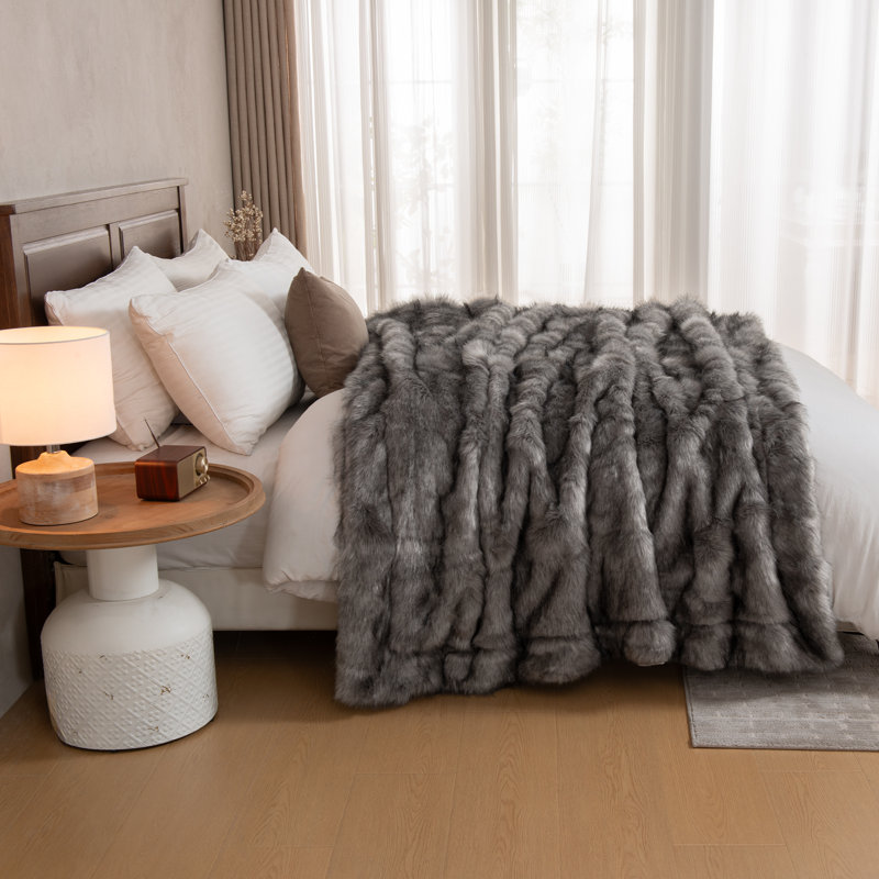 Couverture luxueuse en fausse fourrure, Grey, Jeté