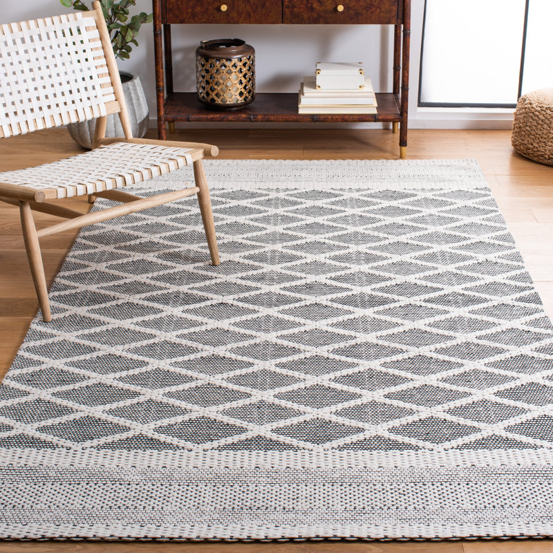Alohna Hand Woven Wool/Cotton Geometric Rug in Ivory/Gray, Rectangle 5' x 8'