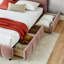 Lit moderne très grand avec tissu en chenille et tiroir rose - Revêtement confortable à plateforme-1582589381