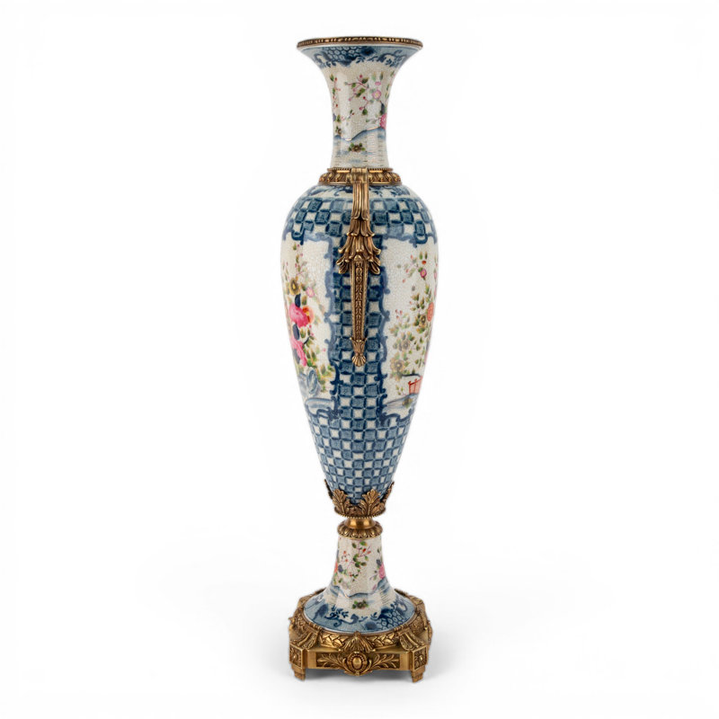 Grand vase en porcelaine de jardin avec bronze Ormolu