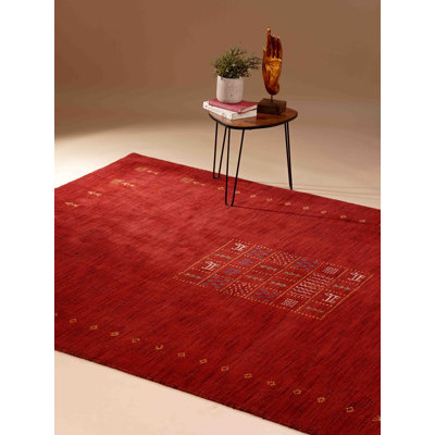 Tapis rectangulaires en laine noué à la main Paisleigh - 6 pi x 9 pi, rectangulaire | Tapis rouge antidérapant fait à la main de conception rouge de style moderne et contemporain pour le salon