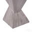 Table d'appoint d'extérieur moderne en béton de 47 cm de hauteur, table de bout de patio au design cannelé sculptural, table d'appoint minimaliste géométrique résistante aux intempéries pour jardin, balcon et piscine, marbre gris