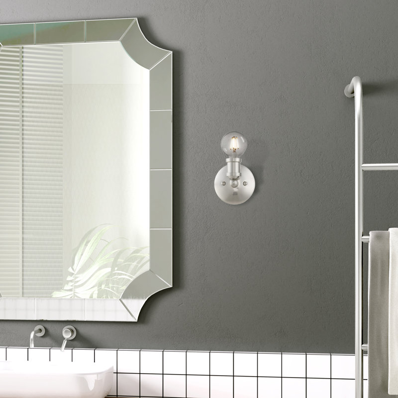 Applique murale de salle de bain à intensité variable 1 lumière Grogan, Nickel brossé
