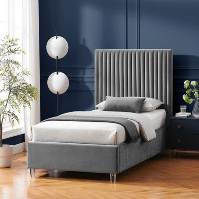 Lit plateforme tapissier Mineola