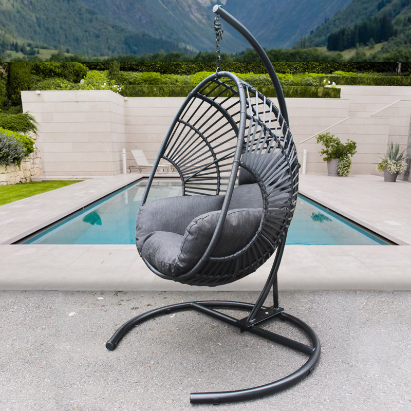 Balancelle en osier PE de haute qualité pour l'intérieur et l'intérieur avec coussin noir et base noire