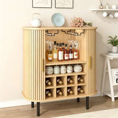 Bar à vin cannelé 28 po, armoire à vin moderne avec support à 8 grilles, tablettes réglables, portes tambour et rangement latéral caché