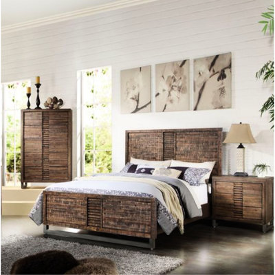 Grand lit avec finition en chêne récupéré, matériau en bois, pieds en métal, 3 lattes, sommier tapissier essentiel, profil bas, base de traîneau au fini nickel, limite de poids de 660 lb, plancher de 6 po, profondeur de 87 po, largeur de 64 po, 56 po