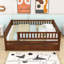 Lit de jour en bois avec couchette simple et garde-corps-219571555-219571553