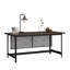 Bureau industriel laqué brun, surface de travail spacieuse pour ordinateurs portables et effets personnels, chargeur sans fil Qi en option, convient pour un bureau à domicile, un salon ou un bureau, structure en métal en forme de H