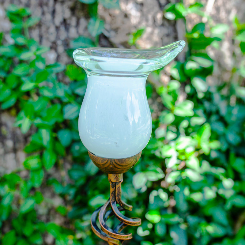 Piquet de jardin en verre soufflé à la main Exhart, 4 par 31 pouces, Blanc