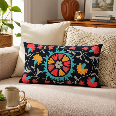 Coussin décoratif avec insert | Coussin brodé à motif floral 24 po x 14 po | Multicolore