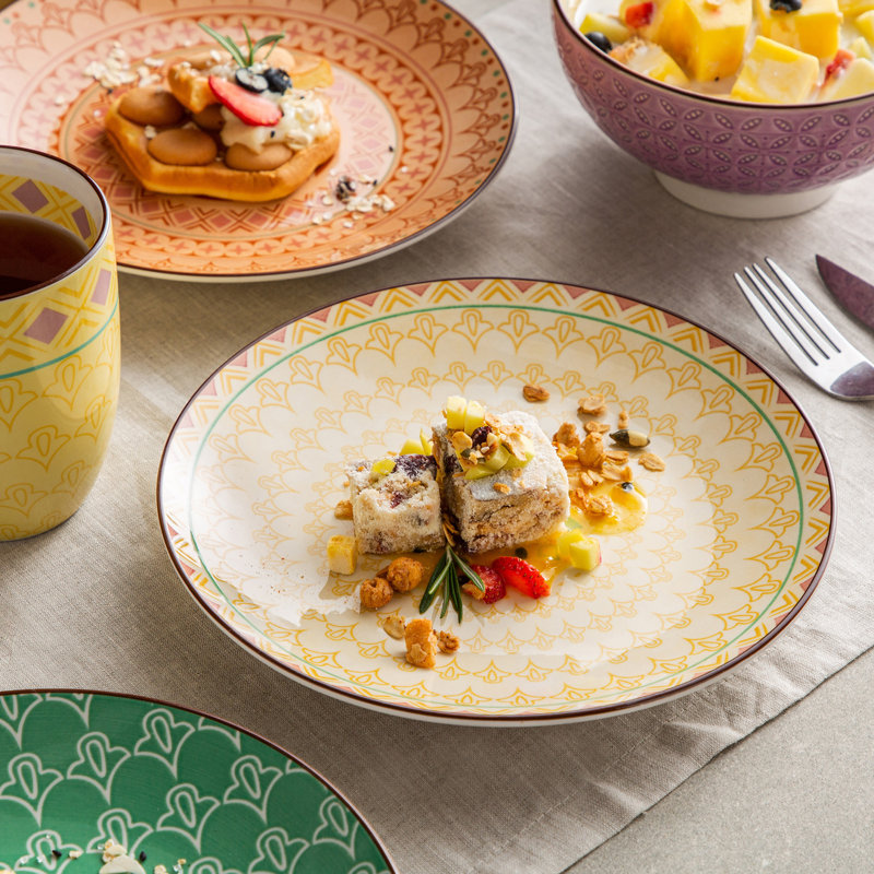 Tulip 16 Piece Dinnerware Set, Service for 4