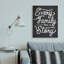 «Every Family Has a Story Quote Rustic Black White» par Daphne Polselli - impression d'art graphique-674063492-674063495