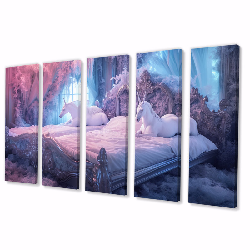 Lit de licorne gracieuse «I» - art mural de licorne fantastique - 5 panneaux égaux