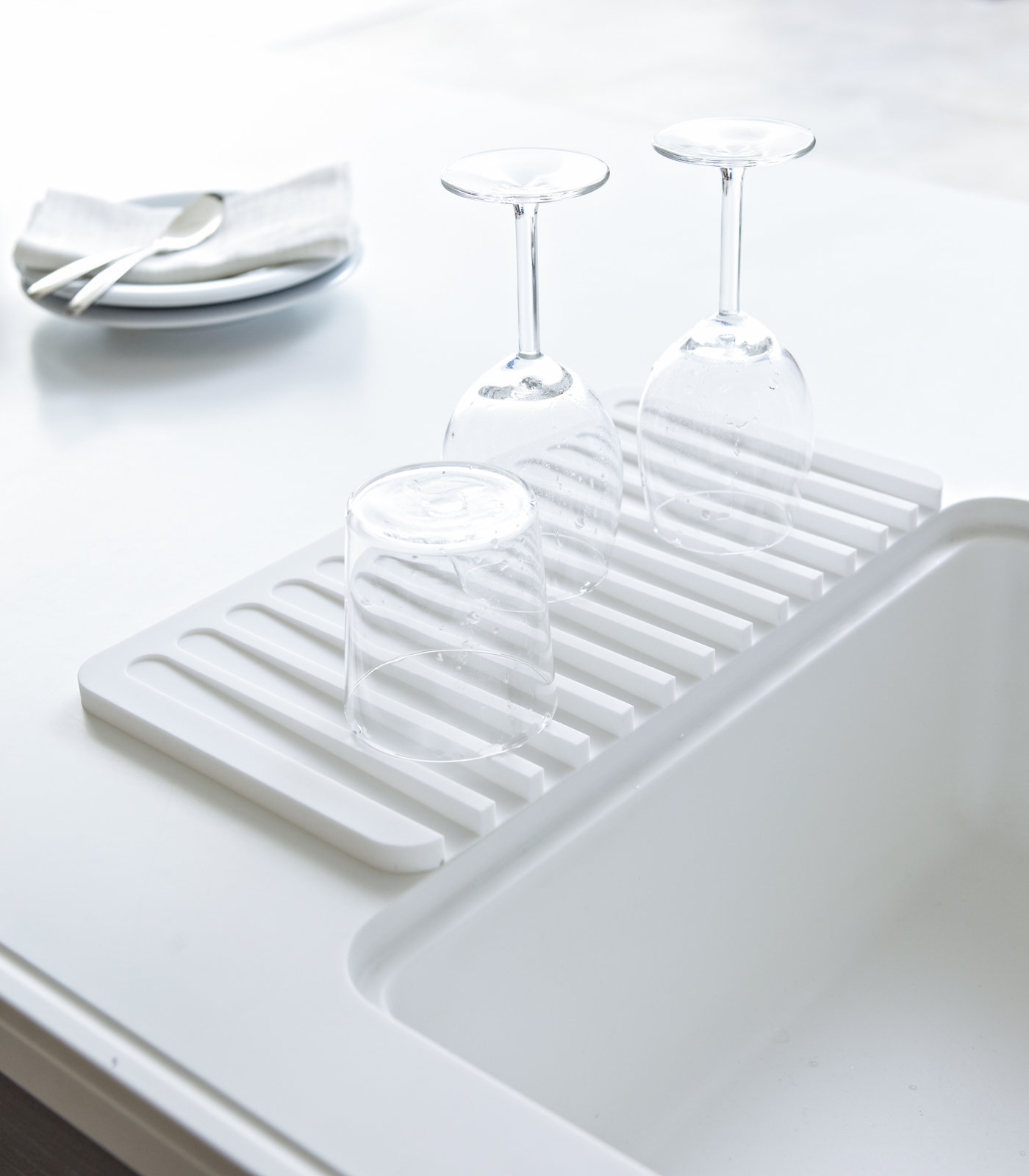 Yamazaki Home Classic Self-Draining Tray, White