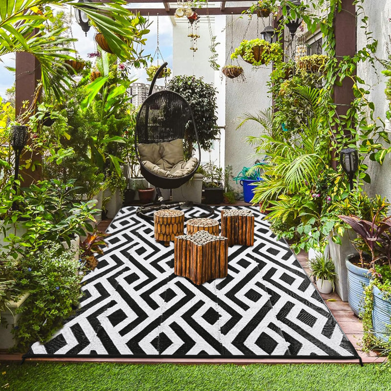 Adli Washable Damask Indoor / Outdoor Rug, Rectangle 8' x 10'