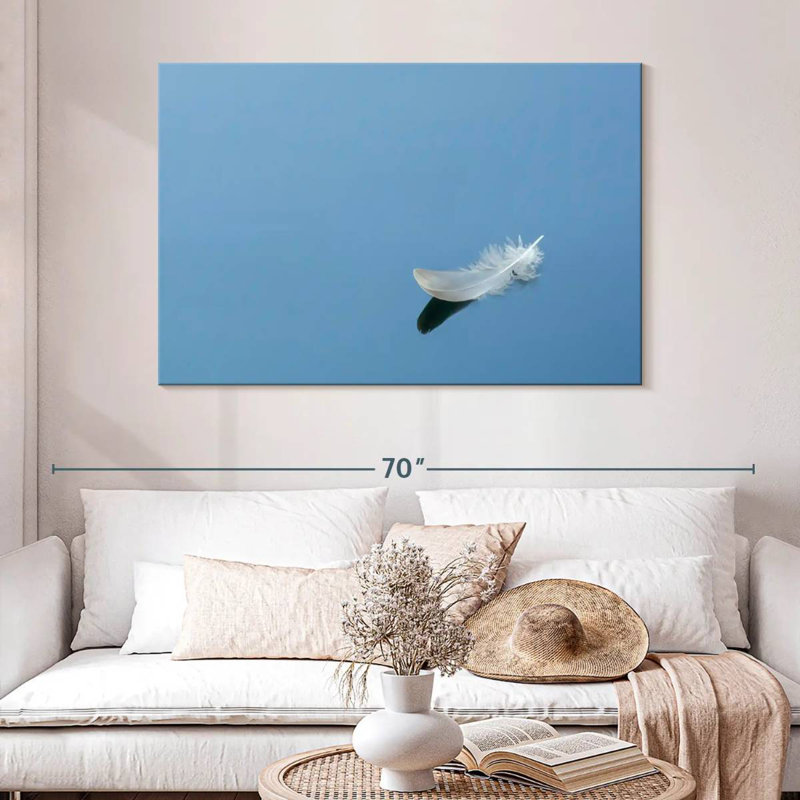 Plume blanche sur fond bleu Kerner, H 32 po x l 48 po