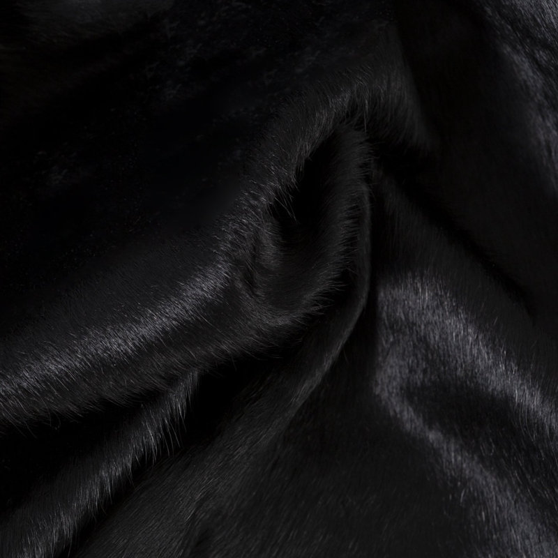 Black cowhide rug - genuine leather rug, Nouveauté de 5 pi 6 po x 6 pi 6 po