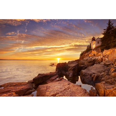 Phare de Bass Harbor Head, parc national Acadia, Maine, États-Unis au coucher du soleil par Sara_Winter