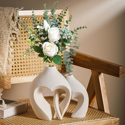 Ensemble de 2 vases en céramique blanche en forme de cœur - décor minimaliste nordique