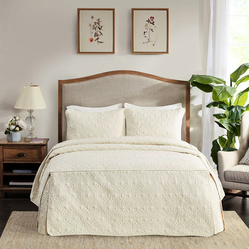 Ensemble de couvre-lit plissé en coin 3 pièces très grand crème. Microfibre douce, rembourrage 100%. Boîte de couture, lavable à la machine. Convient aux couvre-lits grand / très grand. Courtepointe. Microfibre. . Literie lavable et séduisante