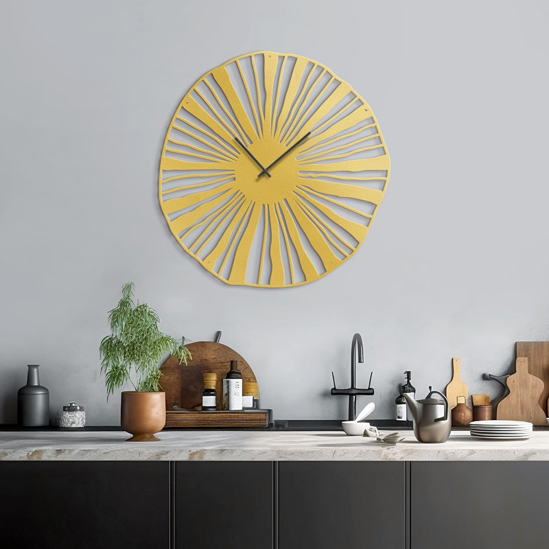 Grande horloge murale en métal Sunburst, L 30 po x H 30 po, Or