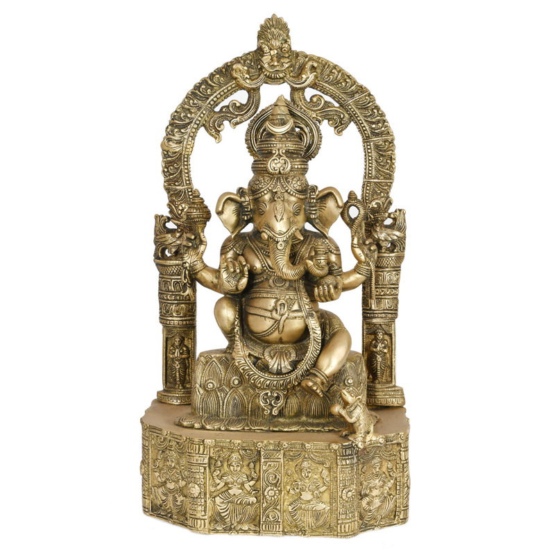 Statue de Lord Ganesha assise sur une base sculptée Lotus, Doré