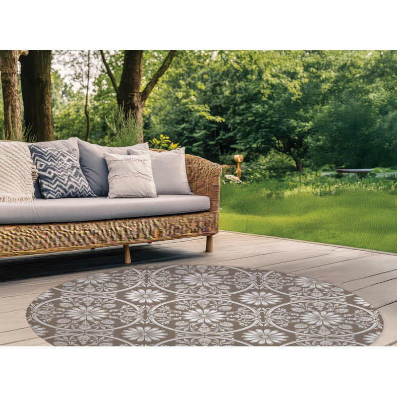 Daisy Tile Outdoor Area Rug, Round 5'