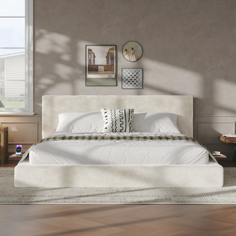 Cadre de lit Airframe California King avec table latérale coulissante réglable, coussin rembourré en éponge Cloud de 8,7 pouces, assemblage facile (blanc cassé).