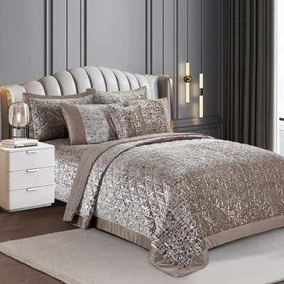 Bohara Velvet Bedspread Set